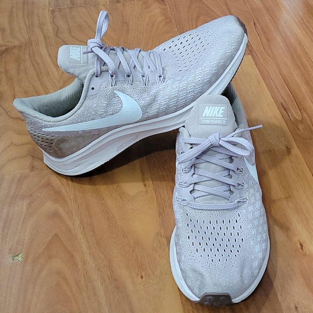 Nike women pegasus 35
